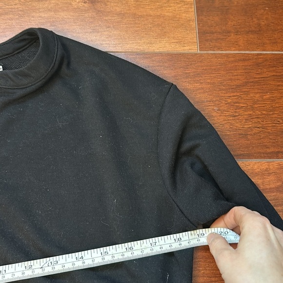 Princess Polly Boxy Fit Cropped V Neck Sweatshirt Black Size 4 - Picture 3 of 5